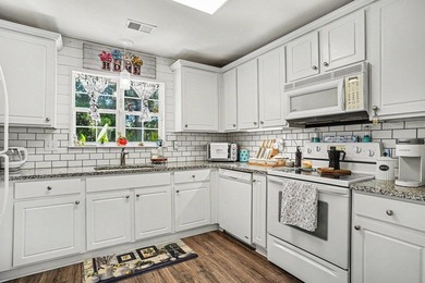 Welcome to this meticulously maintained home offering comfort - photo 14