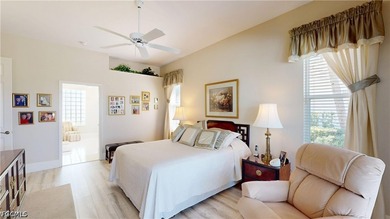 Welcome to this beautifully renovated 3-bedroom + den, 2.5-bath - photo 15