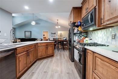 ***CHECK OUT THE 3D TOUR***LARGE ESTATE LOT (157X500) WITH EARTH