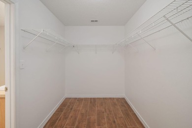 Welcome to coastal living in Navarre! This beautiful 3-bedroom - photo 22