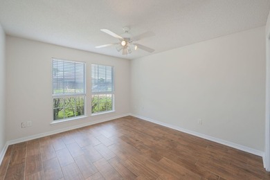 Welcome to coastal living in Navarre! This beautiful 3-bedroom - photo 24