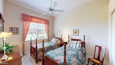 Welcome to this beautifully renovated 3-bedroom + den, 2.5-bath - photo 25