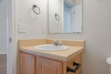 Welcome to coastal living in Navarre! This beautiful 3-bedroom - photo 29