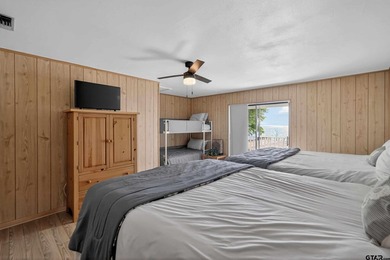 Spacious 4/3 waterfront home situated on Lake Palestine - photo 29