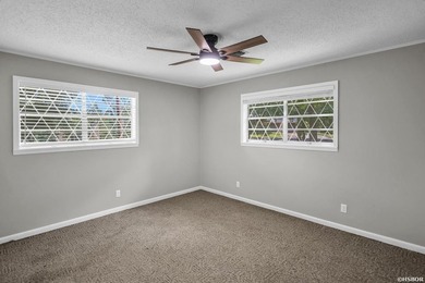 Welcome to 203 Halteria Point, recently remodeled, beautifully - photo 31