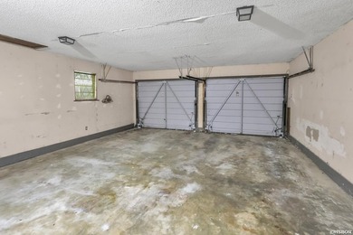 Welcome to 203 Halteria Point, recently remodeled, beautifully - photo 32