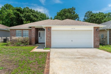 Welcome to coastal living in Navarre! This beautiful 3-bedroom - photo 34