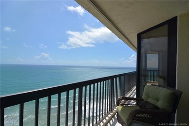 Beach Front! Step in to this stunning and spacious 3 bedroom 2 - photo 7