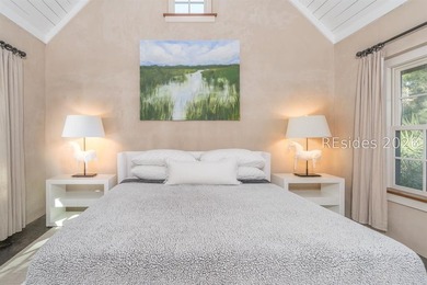 This beautiful 1,570 square foot cottage is set on 2.52 - photo 17