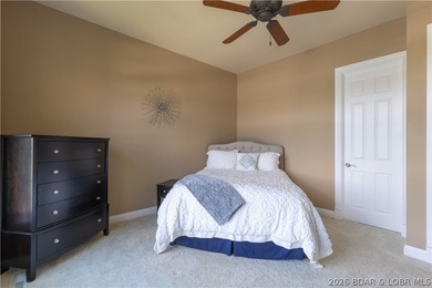 Arrange a showing on this exquisite 6 bed 4 (full) bath luxury - photo 23