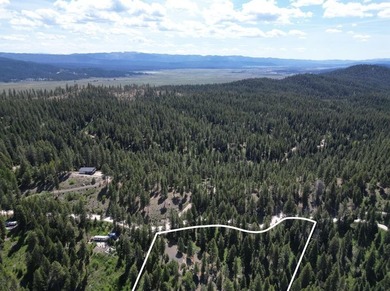 Escape to the mountains with this stunning 4.08-acre property in - photo 3