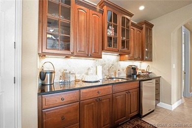 Arrange a showing on this exquisite 6 bed 4 (full) bath luxury - photo 30