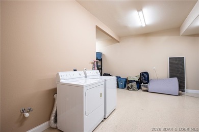Arrange a showing on this exquisite 6 bed 4 (full) bath luxury - photo 33