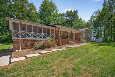 Discover the perfect blend of modern living and serene rural - photo 1