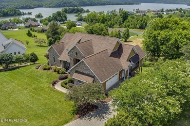 Are you looking for a stunning custom-built home with - photo 4