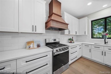 Welcome to lakeside living with this incredible new construction - photo 10