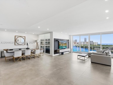 Exquisite completely renovated corner residence in prime - photo 2
