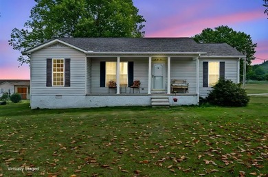 Beautifully updated 3 bedroom, 2 full bathroom home located at - photo 2