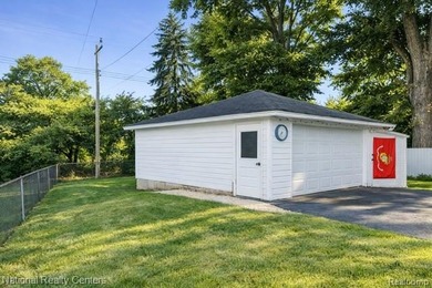 Charming, well-maintained brick ranch just steps from highly - photo 4