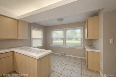 Charming, well-maintained brick ranch just steps from highly - photo 5