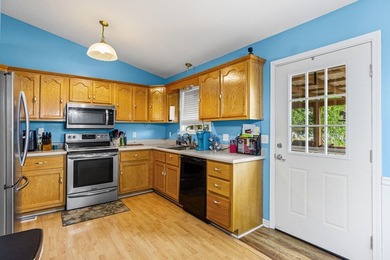 Beautifully updated 3 bedroom, 2 full bathroom home located at - photo 8