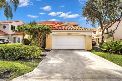 (private lake, pond, coastal) Home For Sale in Hollywood Florida