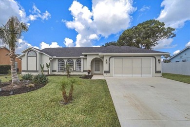Welcome home to this beautifully updated 3-bedroom, 2-bath pool - photo 2