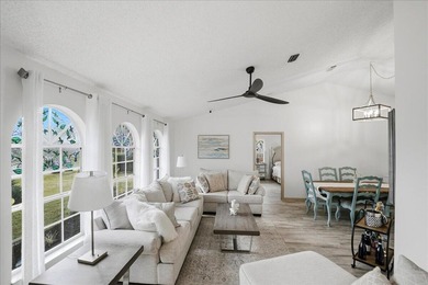 Welcome home to this beautifully updated 3-bedroom, 2-bath pool - photo 4