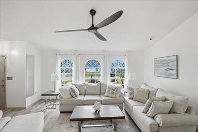 Welcome home to this beautifully updated 3-bedroom, 2-bath pool - photo 5