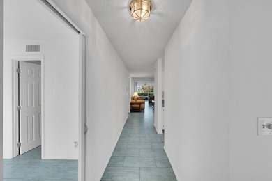 Gorgeous oversized lakefront corner villa in trendy Delray Beach - photo 5
