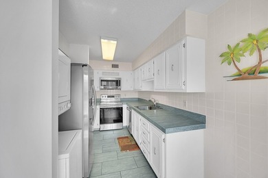Gorgeous oversized lakefront corner villa in trendy Delray Beach - photo 8