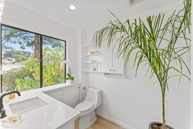 Modern Two-Story Elegance in Central Brisbane Minutes from SF & - photo 5
