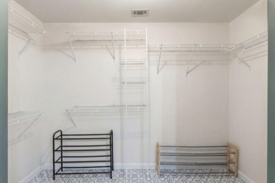 Welcome home to this perfectly located 3-bedroom, 2-bath - photo 24
