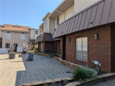 Great investment with a good tenant already in place. Nicely - photo 1