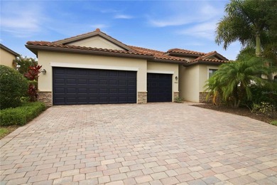 Stunning Lakefront Pool Home in Savanna at Lakewood Ranch - photo 3
