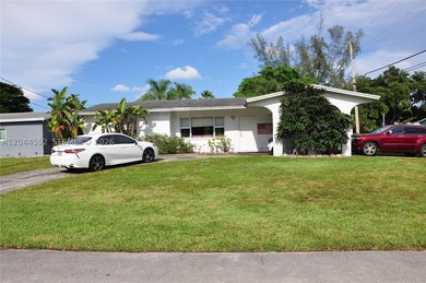 Nestled on a spacious corner lot, this charming 4 bedroom/2 - photo 2