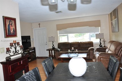 Nestled on a spacious corner lot, this charming 4 bedroom/2 - photo 8