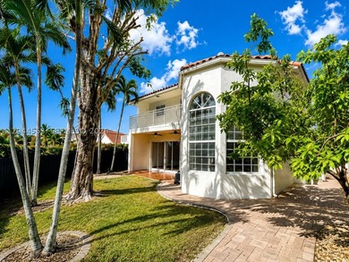 Experience the ultimate Doral lifestyle in this stunning 5BR/3BA - photo 2