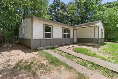 Renovated and Move-in ready! This 4-bedroom, 1-bath home offers - photo 33