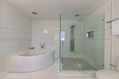 Experience the ultimate Doral lifestyle in this stunning 5BR/3BA - photo 3