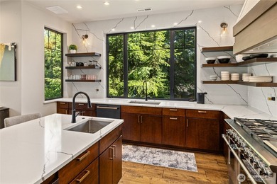 Mountain living meets timeless comfort in this beautifully - photo 3