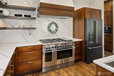 Mountain living meets timeless comfort in this beautifully - photo 4