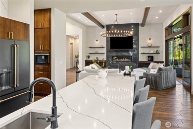 Mountain living meets timeless comfort in this beautifully - photo 10
