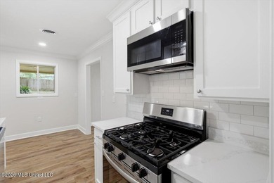 Shhh... Lakeview Heights is one of Clinton's best-kept secrets! - photo 6