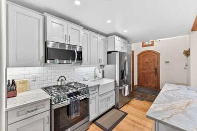 Fabulous fully remodeled 2BR single-family ski cottage in - photo 1