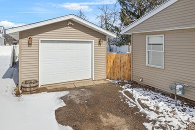 Still renting?? Now you can own!! This cozy 2 bedroom, 1 - photo 17
