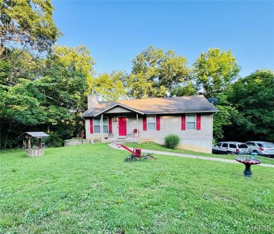 Lake Briarwood Home For Sale in De Soto Missouri