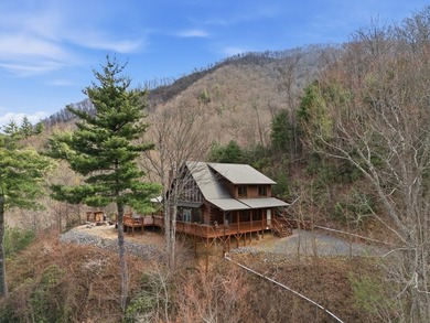 Nestled High in the scenic mountains of the Nantahala Gorge - photo 3