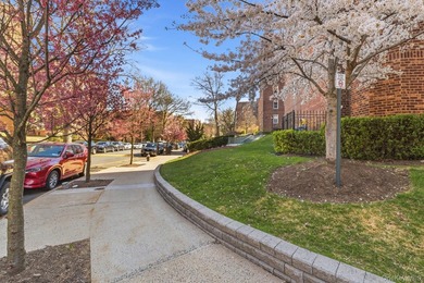 Welcome Home to this Beautifully renovated one-bedroom - photo 11