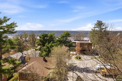 Welcome Home to this Beautifully renovated one-bedroom - photo 12